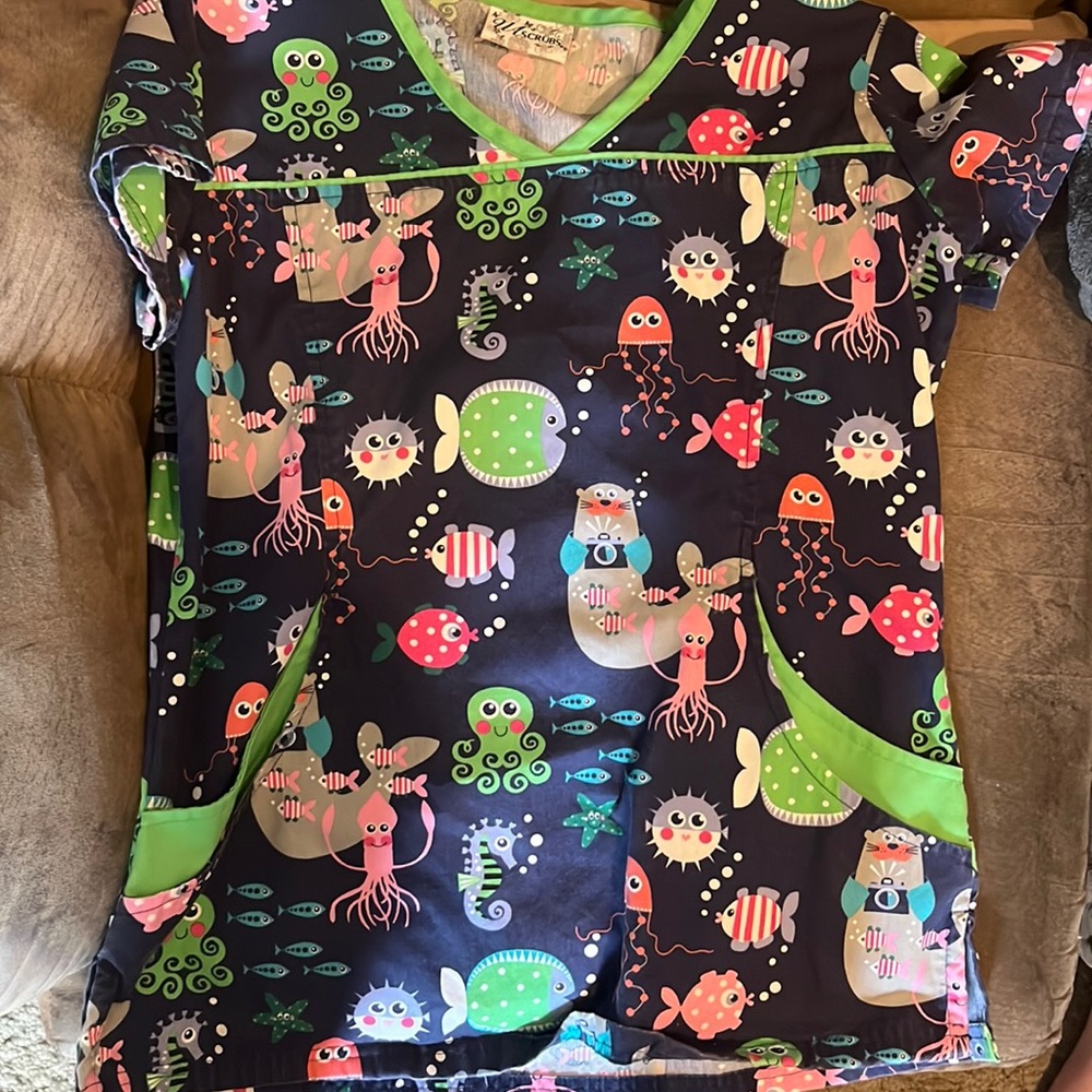Scrub top